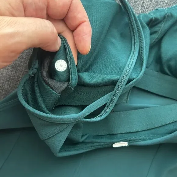 Lululemon Hugged & Held Tank
Royal Emerald Size 8 - Picture 11 of 11